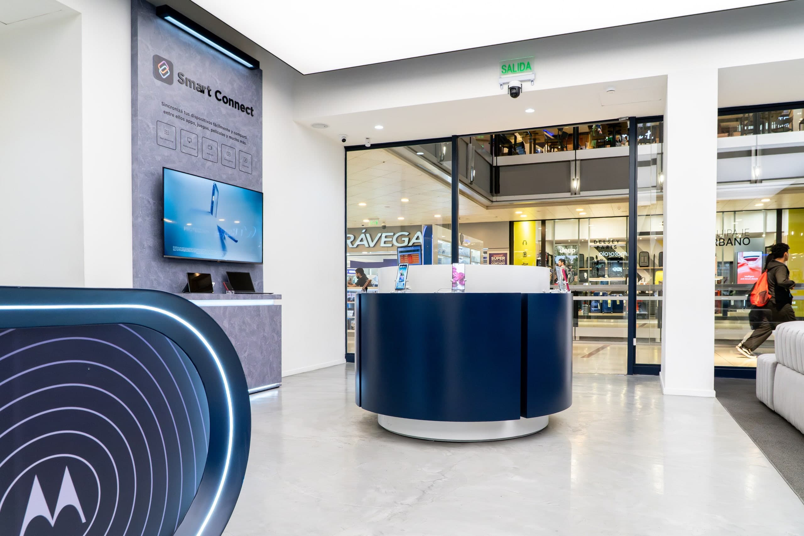 Motorola — Renovación de mobiliario para Flagships