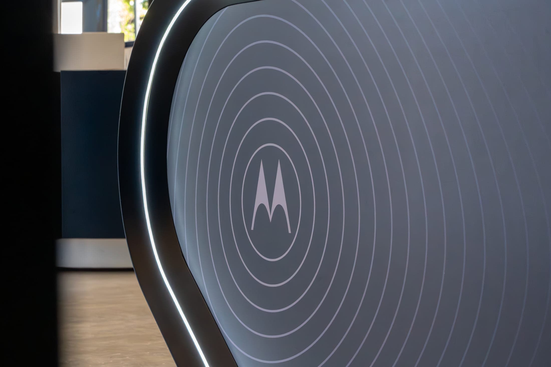 Motorola — Mobiliario para Flagships